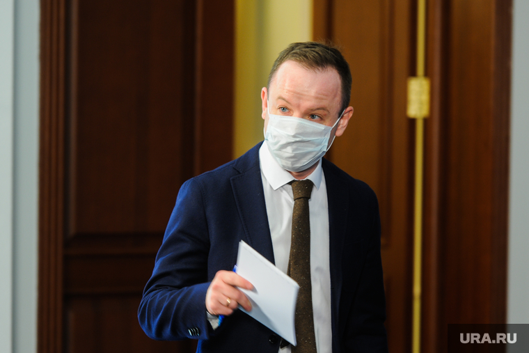 Брифинг Алексея Текслера в медицинской маске по коронавирусу. Челябинск , зюсь сергей