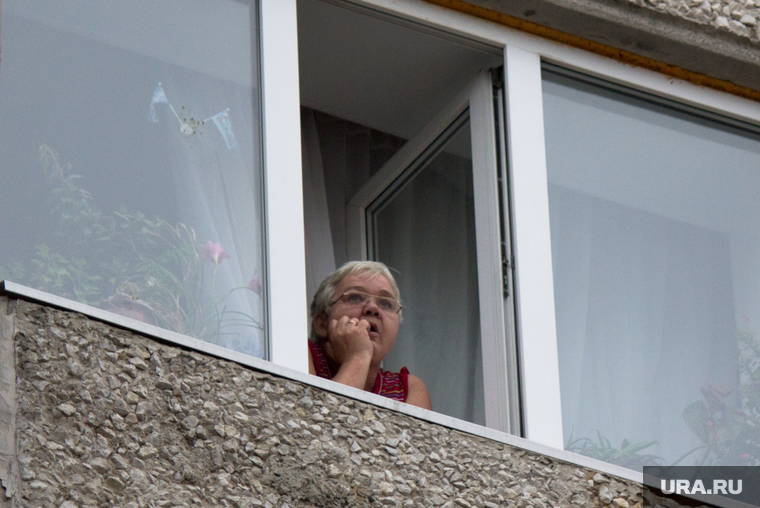 Захват заложников. Нижневартовск
, пенсионерка, скука, одиночество, печаль, бабушка, окно