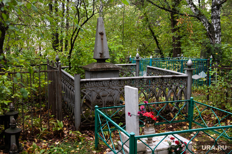 Ивановское кладбище. Екатеринбург, могилы, кладбище, ивановское кладбище, некрополь