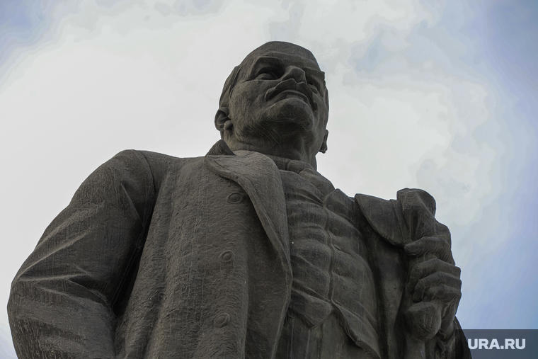 Памятник Ленину на площади революции. Челябинск, памятник ленину, монумент, площадь революции, ильич, скульптура ленин