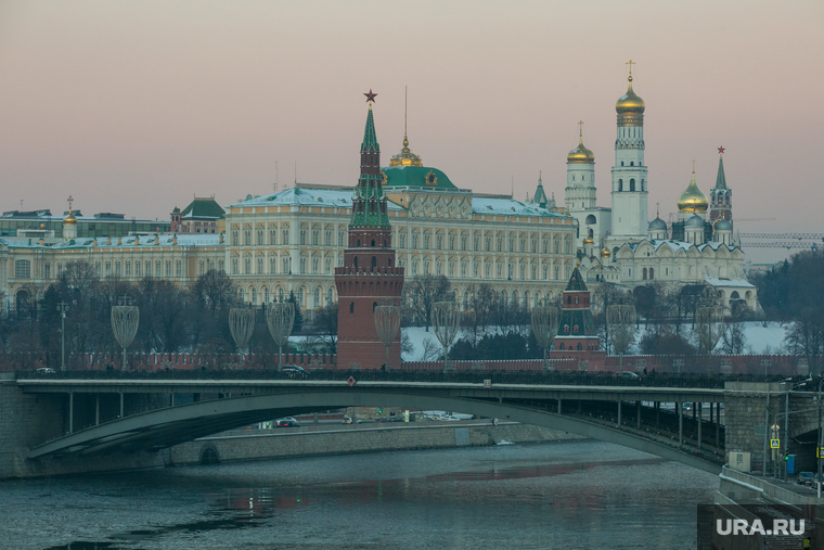 Виды Кремля с Патриаршего моста. Москва, город москва, кремль, большой каменный мост