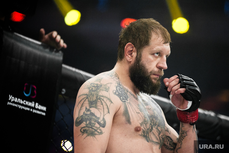 Турнир по смешанным единоборствам RCC3: Russian Cagefighting Championship в КРК "Уралец". Екатеринбург , емельяненко александр