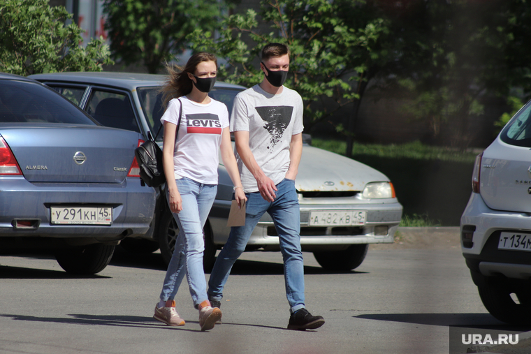 Весна в городе. Курган, лето, медицинская маска, весна