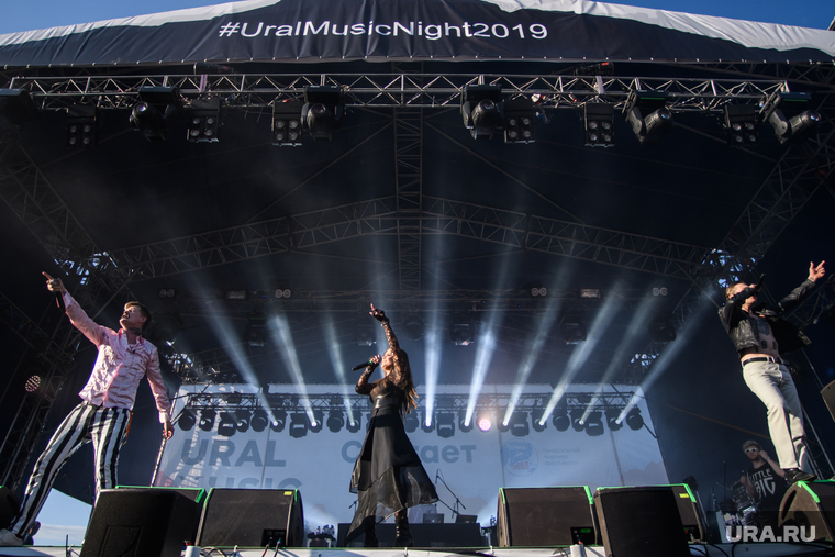 Выступление группы "Little Big" на фестивале Ural Music Night. Екатеринбург, концерт, сцена, ural music night, little big, литл биг