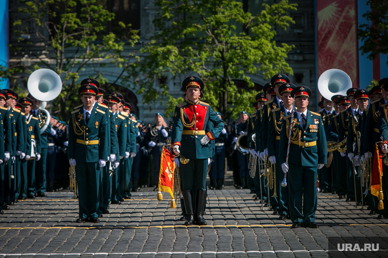 Парад Победы 2016 на Красной площади. Москва, военный оркестр, строй солдат, парад победы, 9 мая