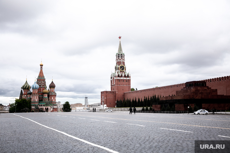 Москва во время объявленного режима самоизоляции. Москва, кремль, красная площадь, спасская башня, москва