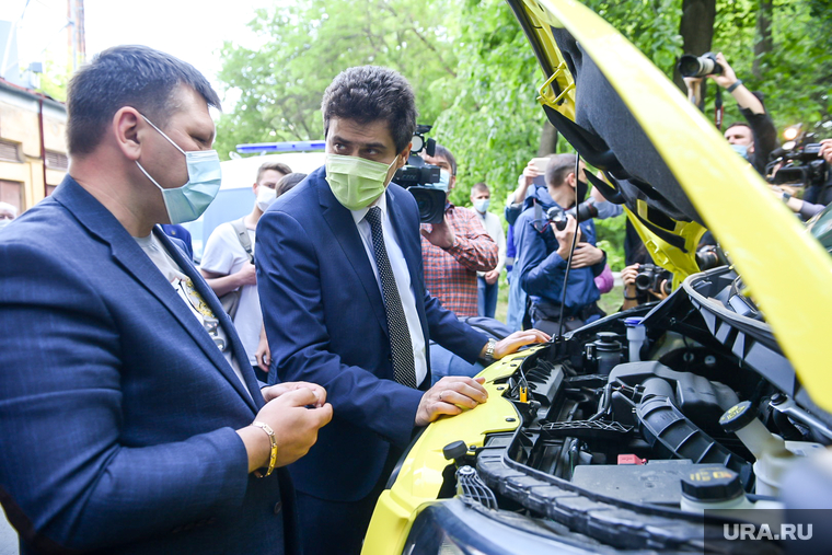 Автомобили оснащены французским двигателем Puma 2,3 литра. Расход топлива — 15 литров солярки на 100 км