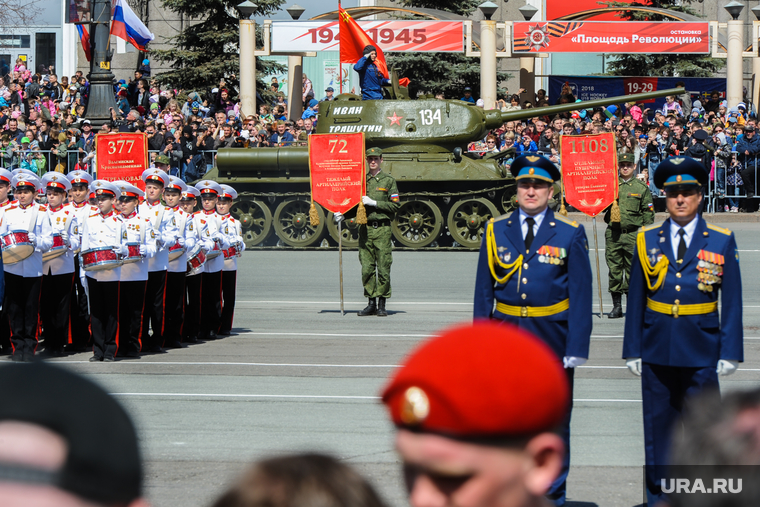  Парад Победы, торжественное построение на Площади революции. Челябинск, т34, парад военной техники