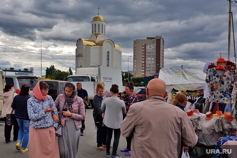 Троицкая православная ярмарка. Курган, покупатели, православная ярмарка, ярмарка, свято троицкий собор