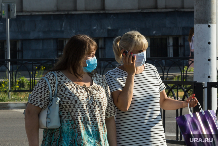Клипарт. Магнитогорск, город, защитные маски, масочный режим, женщины в масках
