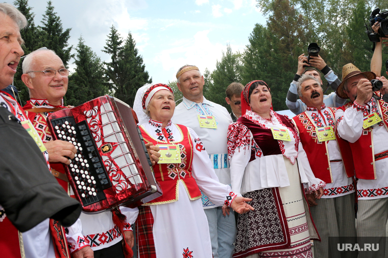 День России
Курган, белорусы, национальный костюм, гармонист, народный хор