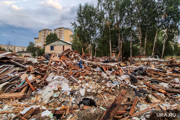 Снесенные дома в Нижневартовске. Нижневартовск, строительный мусор, снос дома