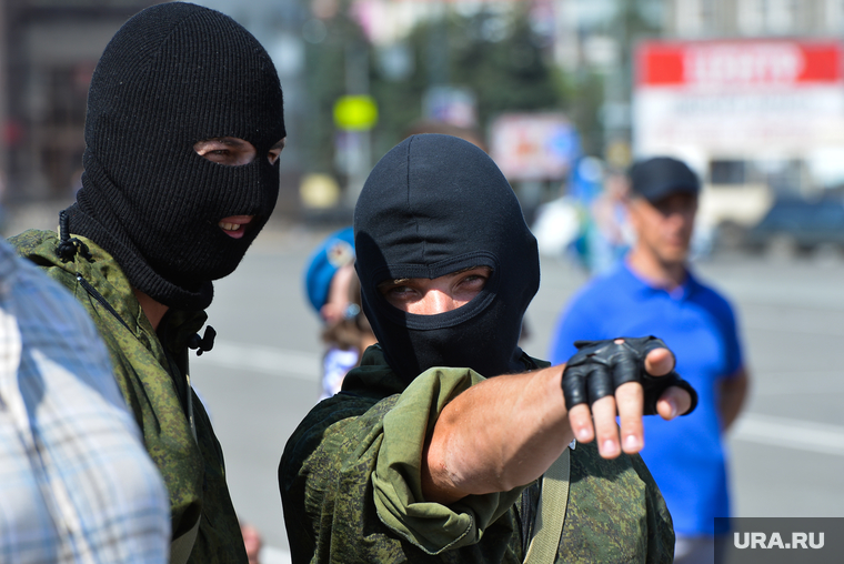 День ВДВ в Челябинске, военные, маски-шоу, росгвардия, спецназ
