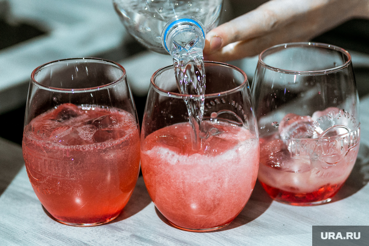 Презентация ресторанного комплекса  Bullwar bar. Тюмень, стаканы, коктейли, bullwar bar