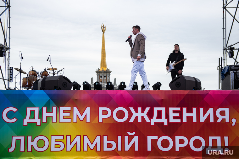 Концерт Олега Майами прошел на крыше ТЦ «Пассаж». В таком же формате выступят рэпер Natan и группа «Чайф»