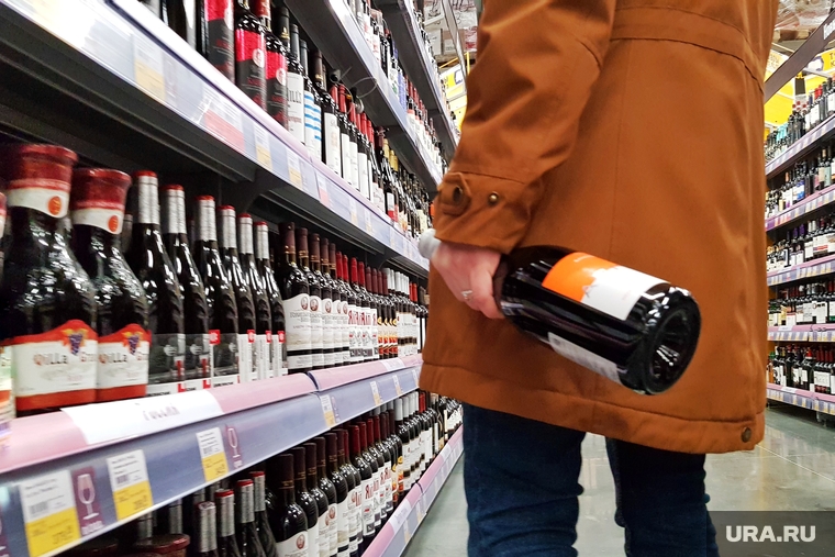 Торговые центры. Курган, торговый центр, продукты, тц, алкоголь, бутылка вина, вино, покупатель