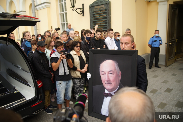 Бориса Клюева похоронят на Троекуровском кладбище