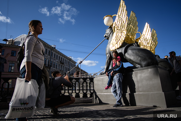 Виды Санкт-Петербурга. Санкт-Петербург, банковский мост, грифоны, город санкт-петербург