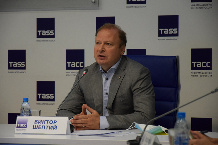 Виктор Шептий рассказал о социальных мерах поддержки в Свердловской области