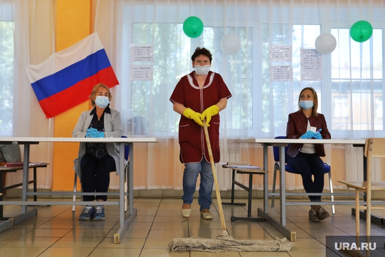 Выборы 2020. Выборы депутатов Курганской областной думы седьмого созыва. Курган , избирателный участок, триколор, голосование