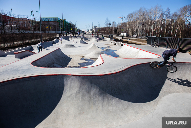 Скейт-парк около Дворца Молодежи. Екатеринбург, скейт-парк