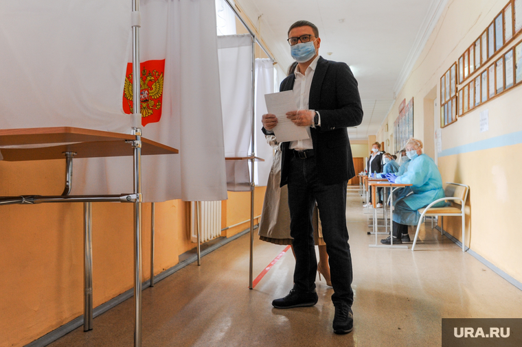 Текслер голосует на избирательном участке. Челябинск, текслер алексей