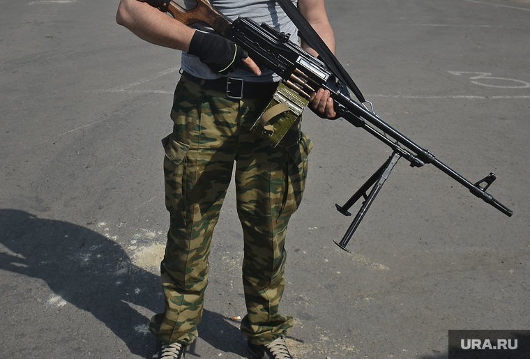 Луганск КПП в руках ЛНР, боец, боевик, пулеметчик, коммандо, десантник