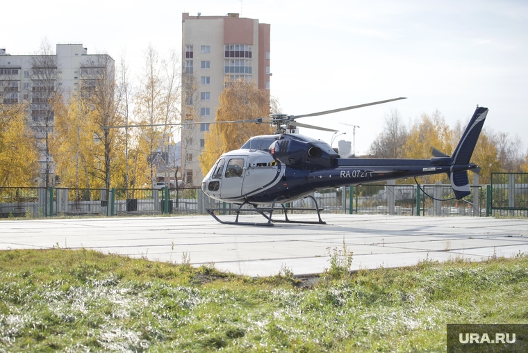 Вертолет приземлился на площадке Центра медицины катастроф