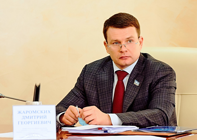 Дмитрия Жаромских единогласно избрали новым главой Надымского района