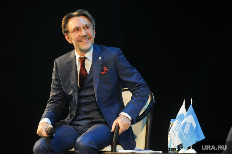 Сергей Шнуров, лидер группировки «Ленинград» и член возглавляемой бизнес-омбудсменом РФ Борисом Титовым «Партии роста», на встрече с партийцами. Челябинск, шнуров сергей