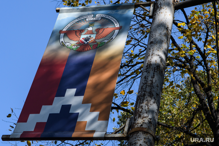 Виды Степанакерта и Шуши. Нагорный Карабах, флаг нагорного карабаха, нагорный карабах