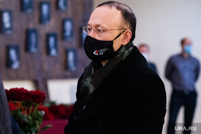 Попрощаться с советником гендиректора УГМК прибыл основатель РМК Игорь Алтушкин
