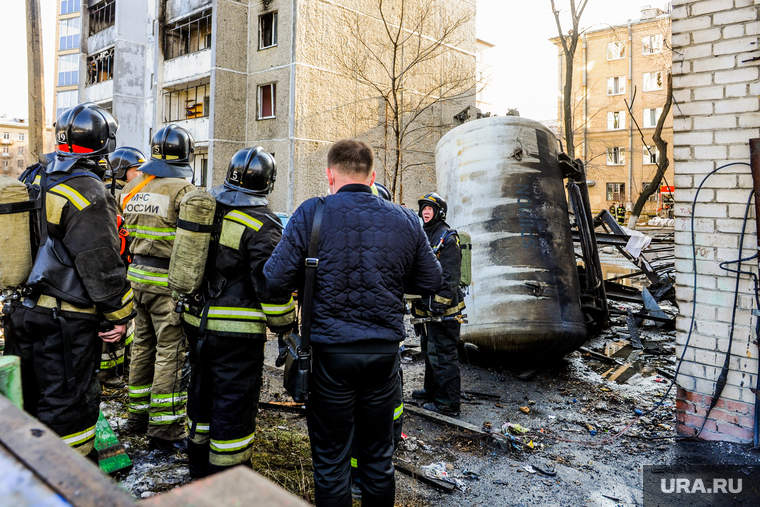 Последствия взрыва кислородной станции в госпитале на базе ГКБ№2. Челябинск, мчс, огонь, место взрыва