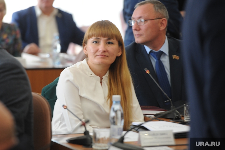 Первое заседание Челябинской городской думы второго созыва, где выбрали председателя, его заместителей и руководителей комиссий. Челябинск, габайдулина эльнара