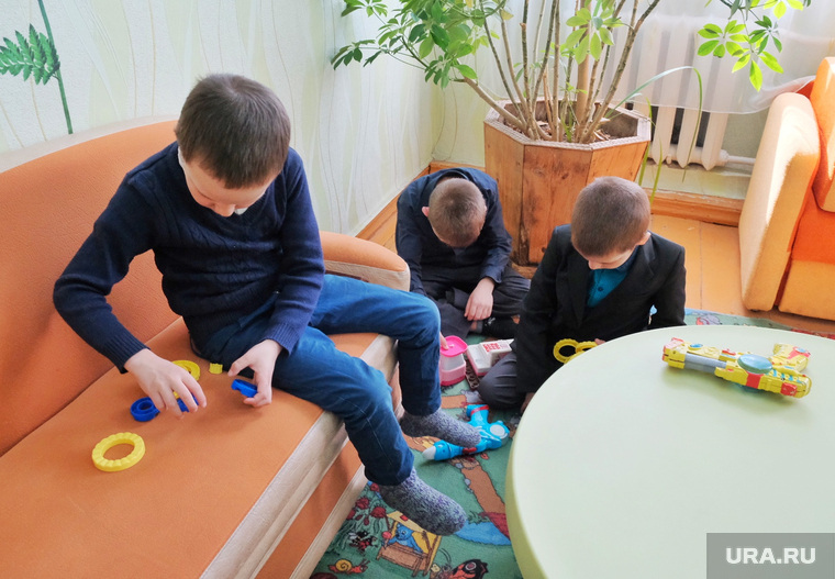 Визит врио губернатора Шумкова в Притобольный  район. Курган, дети, детская комната, дети играют, игрушки