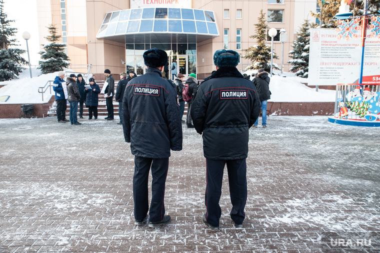Митинг против внесения изменений в конституцию. Тюмень, полиция
