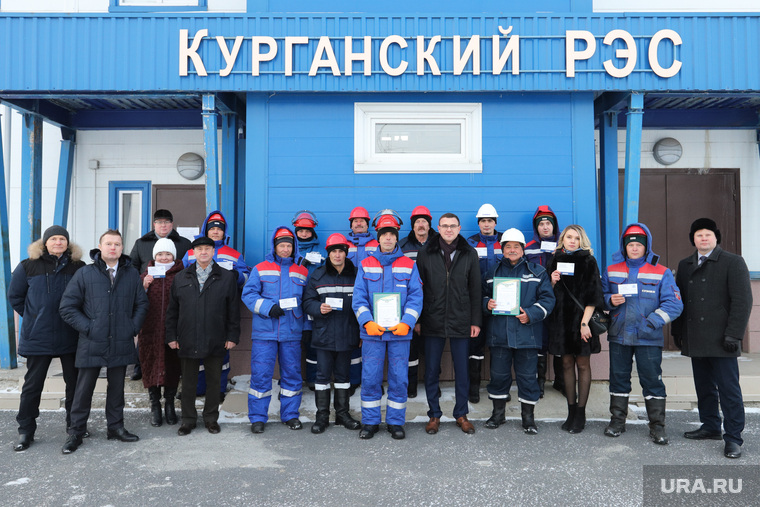 Всего же наградили более тысячи работников энергокомпаний