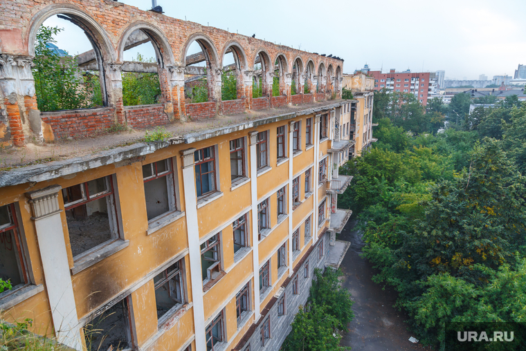 Клипарт. Свердловская область, заброшенная больница, зеленая роща