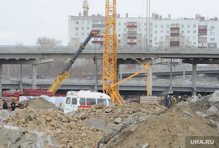 Пожарные машины на стройплощадке главного объекта  саммитов ШОС и БРИКС
Челябинск, стройка шос