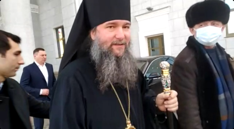 Нового митрополита в аэропорту встречал замгубернатора Павел Креков