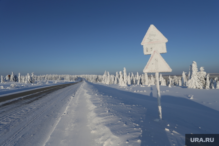 Каменный город, природная достопримечательность Прикамья. Пермь, снег, зима, деревья, дорога, пермский край, природа