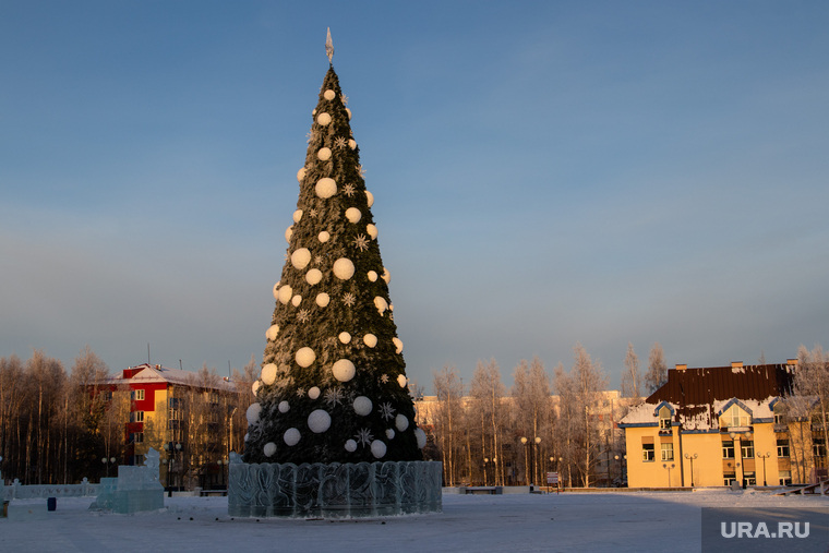 Нефтеюганск, разное, ХМАО, ледовый городок, новогодняя елка