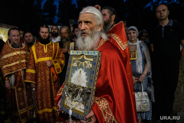 Крестный ход в Среднеуральском женском монастыре. Екатеринбург, романов николай, отец сергий, православие, христианство, схиигумен сергий