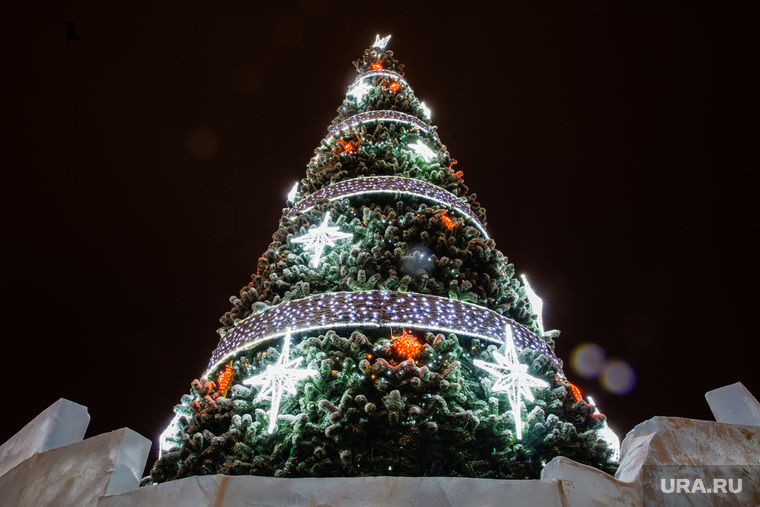 Новогодняя елка перед администрацией. Сургут, новый год, елка новогодняя, подсветка