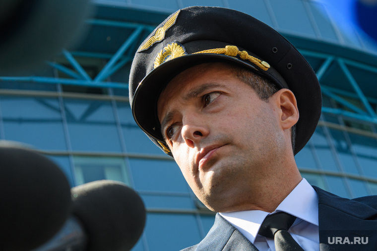 Пресс-конференция по аварийной посадке рейса U6178 в Подмосковье. Екатеринбург, юсупов дамир