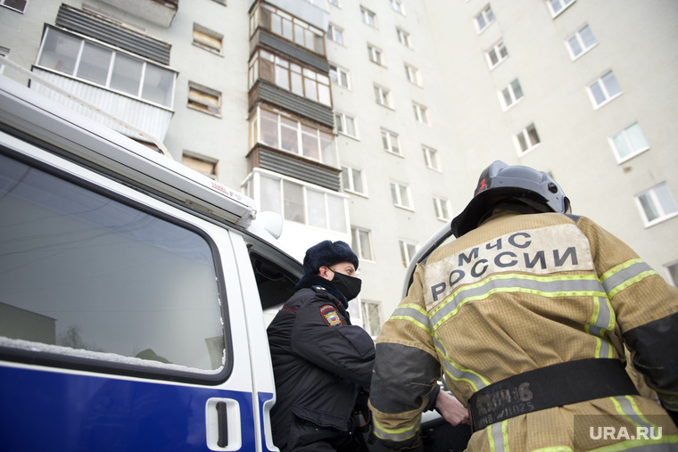 Последствия пожара в девятиэтажном жилом доме на улице Рассветная. Екатеринбург