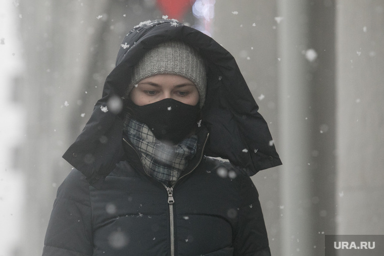 Зима. Москва, снег, маска, зима, пурга, женщина, вьюга