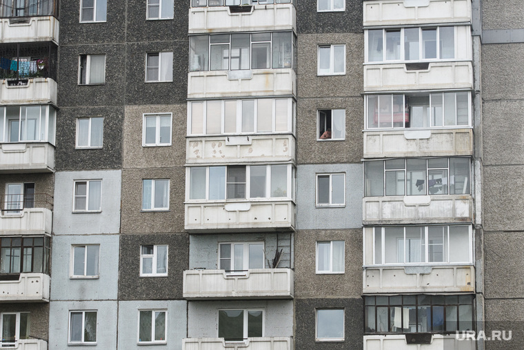 Виды Красноярска, многоэтажка, набережная, жилье, здание, панелька