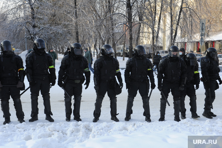 Несанкционированный митинг в поддержку оппозиционера. Челябинск, шествие, митинг, полиция, омон