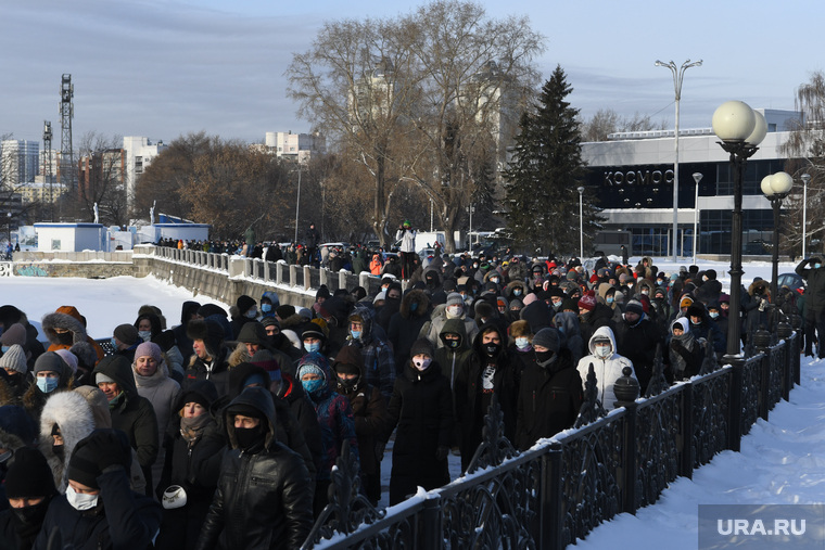 Несанкционированный митинг в поддержку оппозиционера. Екатеринбург, протестующие, шествие, город екатеринбург, несанкционированная акция, толпа людей